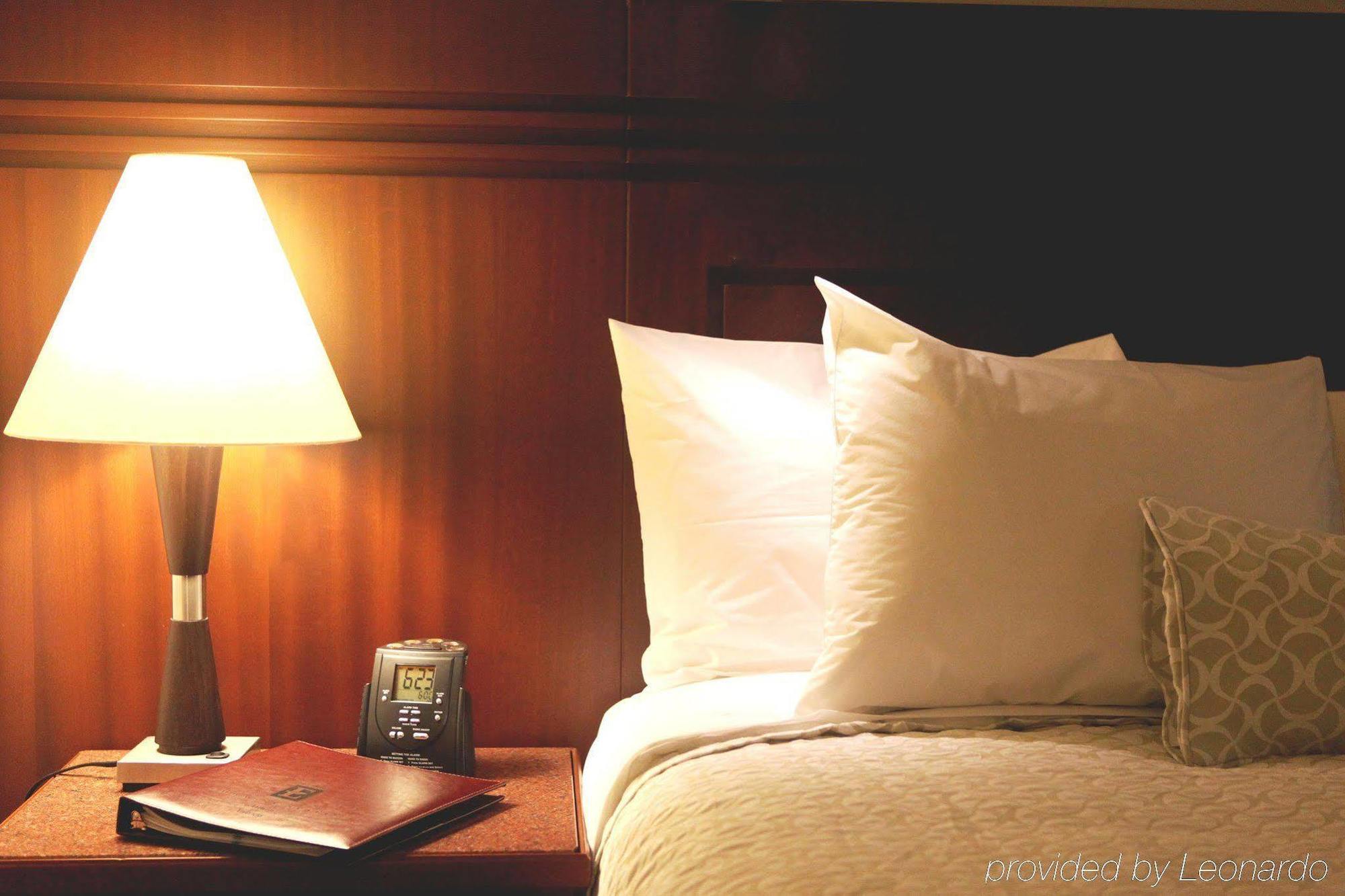 Executive Suites Valencia Room photo